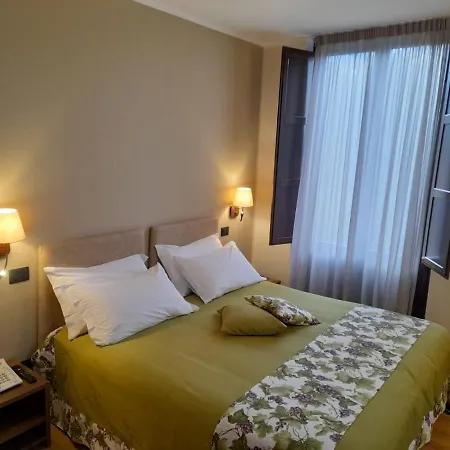 Hotel Santoro